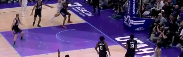 u球体育直播-默里底角极限后仰三分再中，第三节已经独自砍下15分