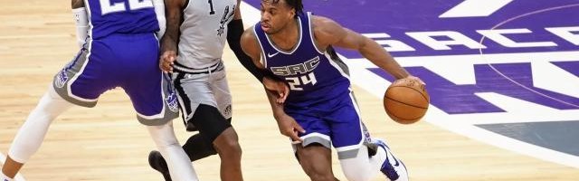 u球体育直播-马刺结束五连败坐稳第10 德罗赞：尽全力，别后悔！