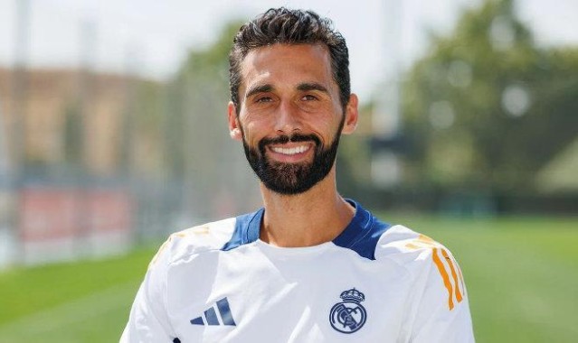 死磕穆里尼奥！皇马欧冠大名单公布，姆巴佩领衔，后防主力缺席