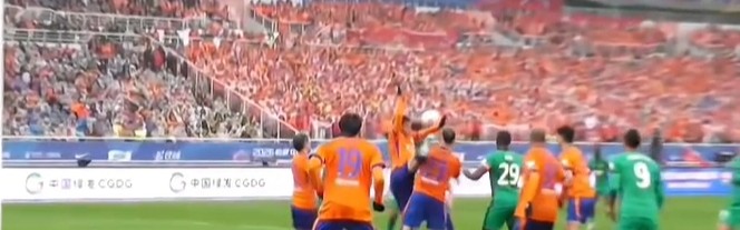 U直播-解说晒马德鲁加手球视频：应判点球，但主裁判无反应VAR也没介入